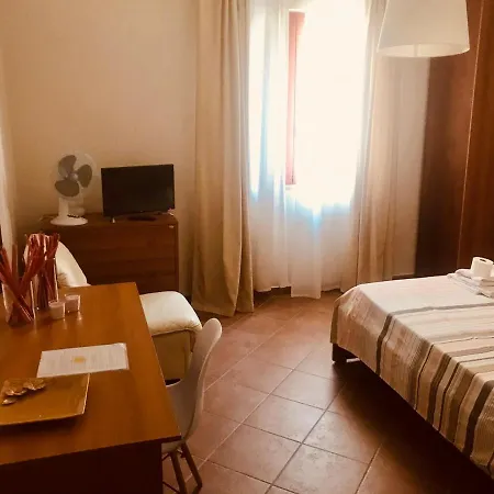 Dino's Bed & Breakfast 3*