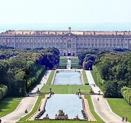 Dino's Bed & Breakfast 3*