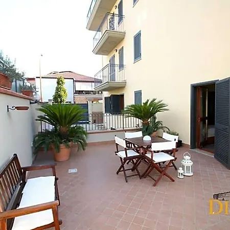 Dino's Bed & Breakfast 3*