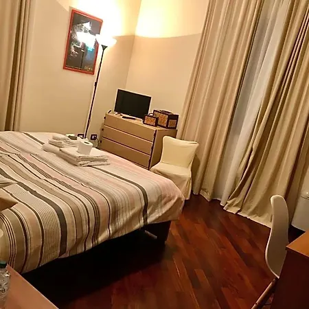 Dino's Bed & Breakfast 3*