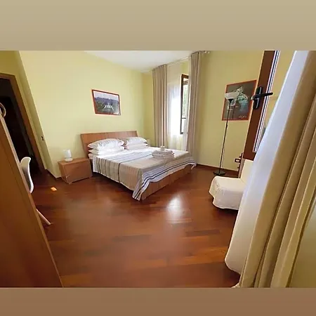 Dino's B&B