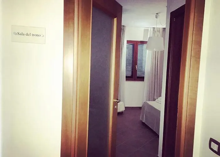 Dino's Bed & Breakfast 3*